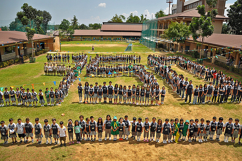 Students in Cebu City, Philippines gather in a giant 350 for a photo. (Photo Credit by Vito Selma)